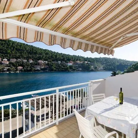 Kuzma- Two-bedroom With Balcony And Sea View Smokvica