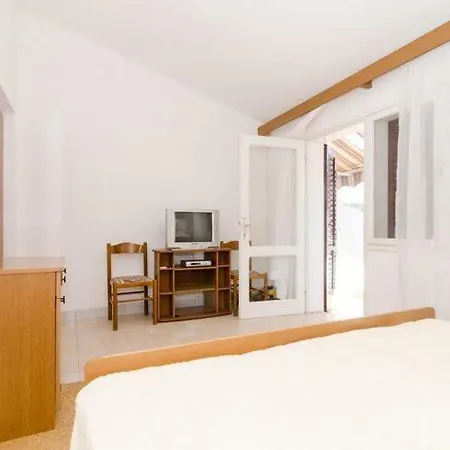Kuzma- Two-bedroom With Balcony And Sea View *